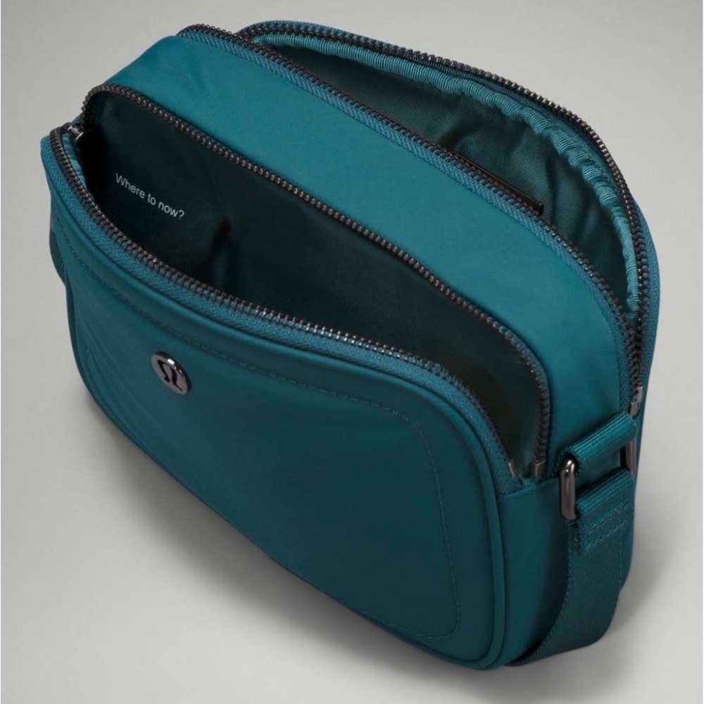 Lululemon Athletica Teal Crossbody Camera Bag